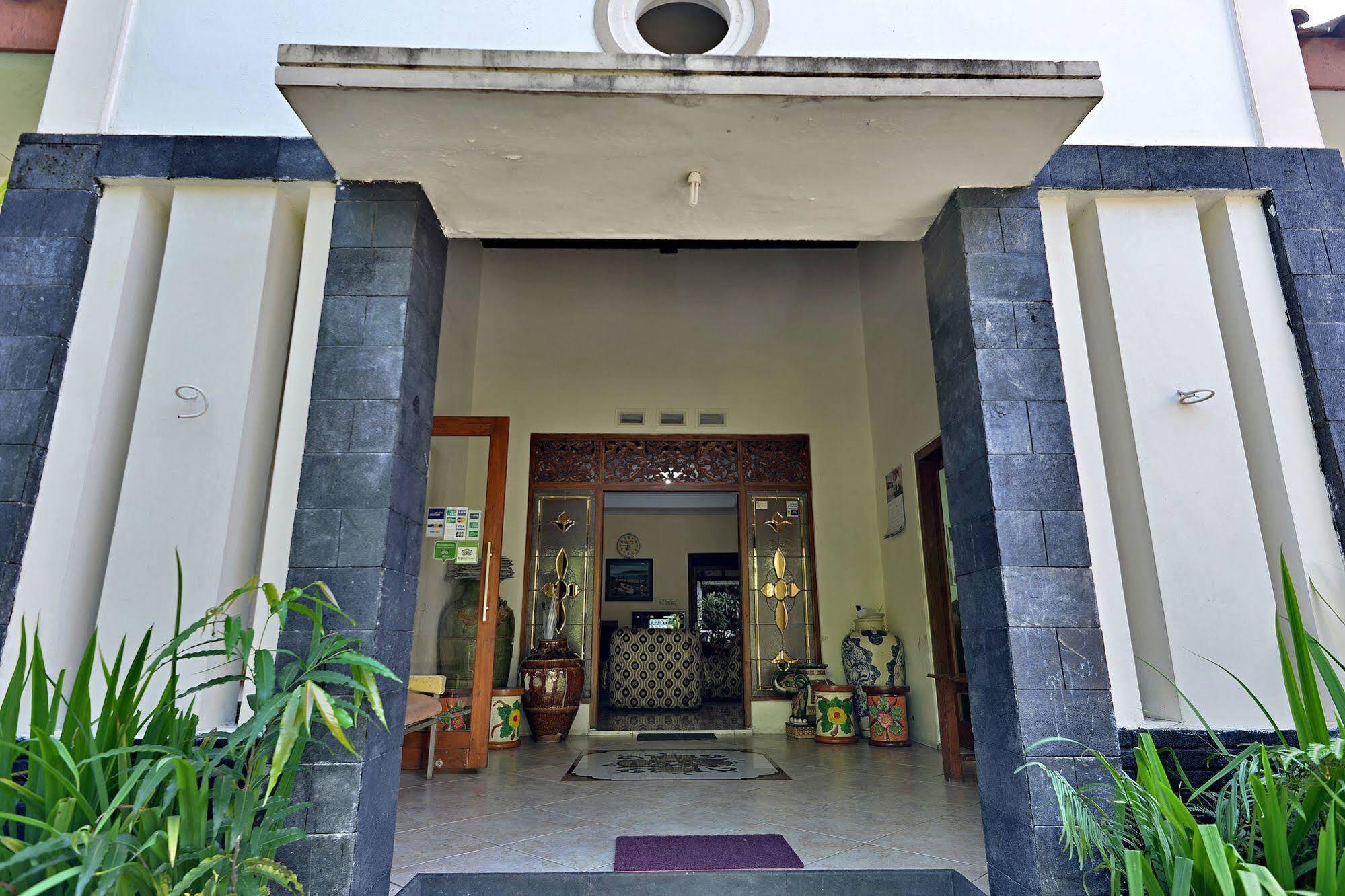 Zen Rooms Sabana Urip Sumoharjo Yogyakarta Exterior photo