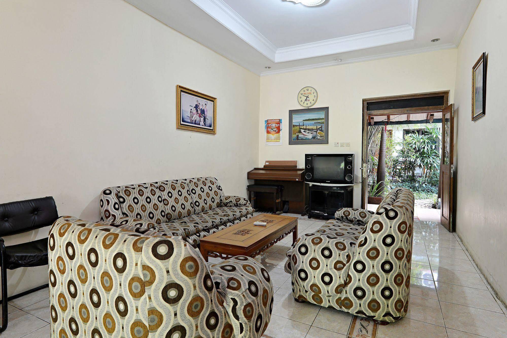 Zen Rooms Sabana Urip Sumoharjo Yogyakarta Exterior photo